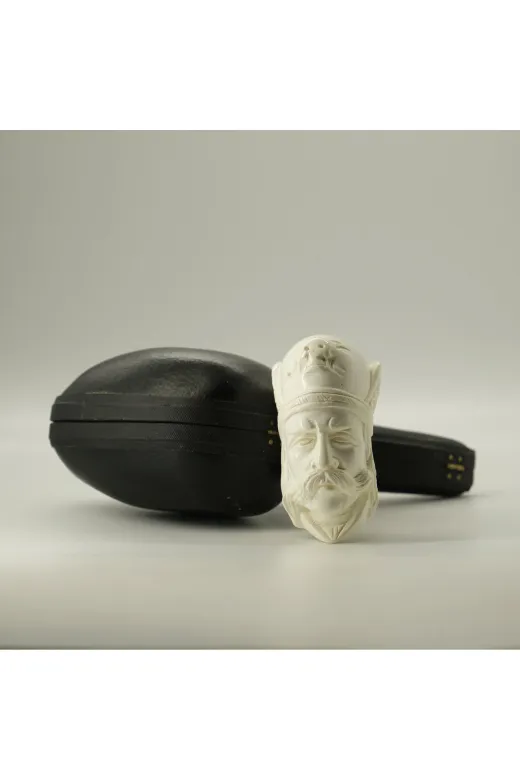 Altınışık Lületaşı dop19326705igo El Oyması Lületaşı Pipo – Savaşçı Başı Figürlü, Amber Ağızlık, Özel Kılıf, 15,5 Cm