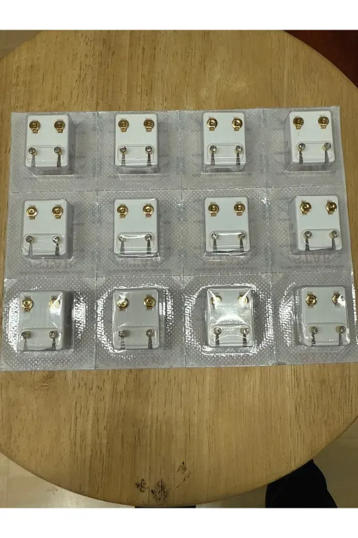 Arteks Teknik kulbeyta Kulak Delme Küpesi Sarı Metal Beyaz Taş
