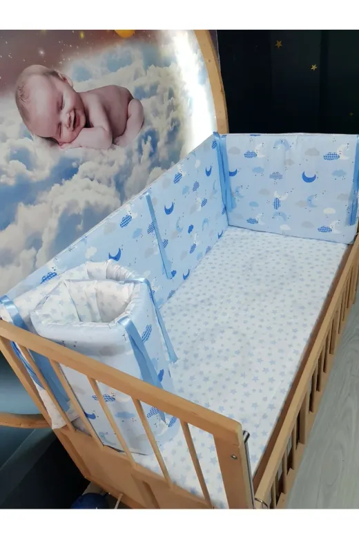 Baby Clime KOR-70130-1. 70X130 Beşik Kenar Korumalık 4 Parça - Mavi Zemin Ay Yıldız Desen (Çarşaf Hariç)