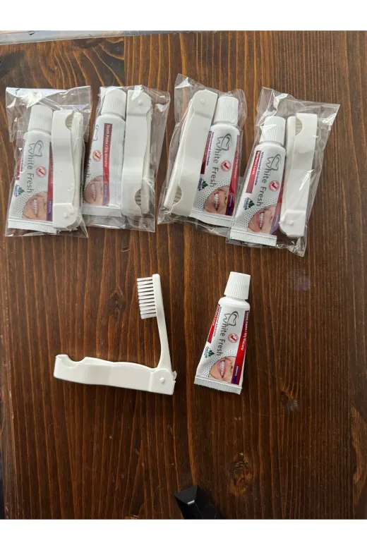 DGV TYBQP5CTB2CAW0E775 Otel Tipi Seyahat Tipi Diş Seti Jelatinli Katlanır Diş Fırçası + Diş Macunu 10 Ml 100 Adet