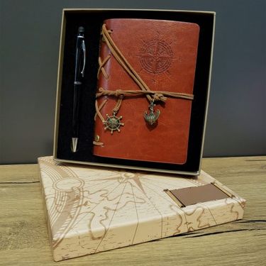 ETT 562741423753 Pusula Baskılı Deri Defter Kalem Seti
