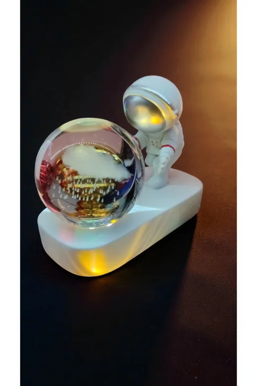 FAMEMUS ACCESSORY scfdfsfdsfdsfds Astronot Standlı Işıklı Cam Küre