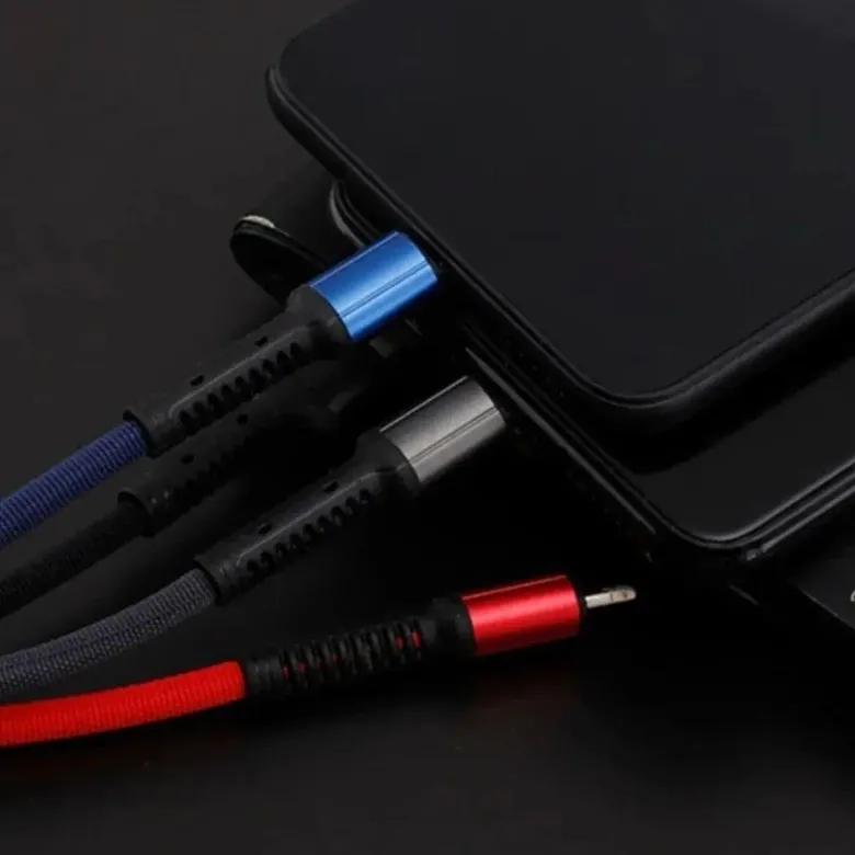 Işıklı Anahtarlık Model 3 in 1 USB Çıkışlı MİKRO,TYPE-C ve İphone Uyumlu Şarj Kablosu (4745)