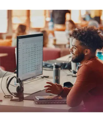 Poly Voyager Focus 2 Kablosuz Kulaklık ve Şarj Standı