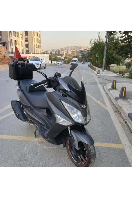 SYM Joymax 250 İ Ön Cam 2015-2016 Model 65cm Şeffaf Renkli 4mm APARATSIZ