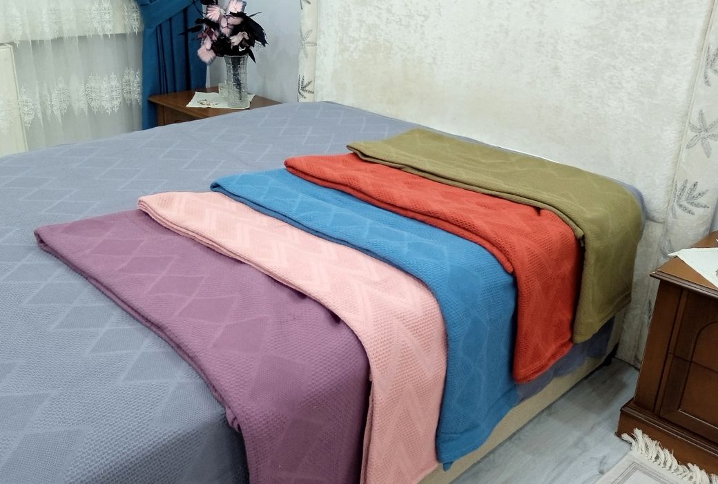 TOPTAN 10 Adet %100 Pamuk Çift Kişilik Pike 240x220 (Tek Pike)-Karışık Renkli