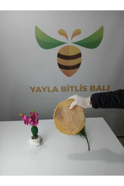 YAYLA BİTLİS BALI YAYLA004 Hakiki Karakovan Petek Bal Doğal Yayla Bali Organik Karakovan Bali ( 1000Gr - 1300 )Gr