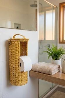 2K 57855210123775280184975 Hasır Görünümlü Plastik Rattan Tuvalet Kağıdı Standı, Askılı Kapaklı Wc Kağıtlık, Yedekli Banyo Organizer, 37X17 Cm 000 Açık Krem