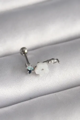 316L Çelik Gümüş Renk Zirkon Taş Detay Beyaz Çiçek Model Tragus Piercing TJ-PR1357