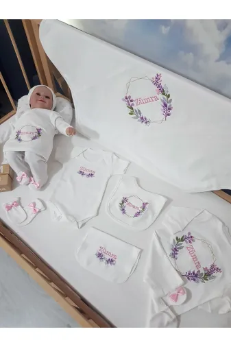 Baby Clime BEYAZDÜŞLERHASÇIK-2. Nakışlı Isimli 10'lu Yenidoğan Hastane Çıkışı Seti - Kurdele Süslü Ve Penye Battaniyeli Çiçek C1