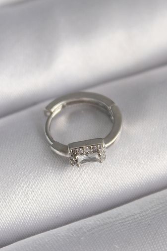Clariss PR1309-BLNC 316L Çelik Gümüş Renk Kare Zirkon Taşlı Tragus Piercing