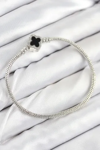 Pirinç Charm Zirkon Taşlı Yonca Model Gümüş Renk Kadın Bileklik TJ-BB7800