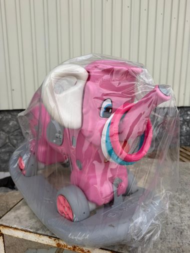 Tekerlekli Sallanan Fil Pembe