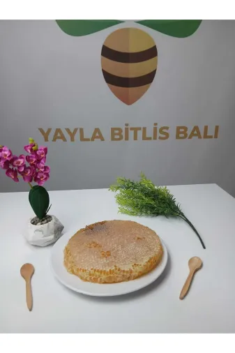 YAYLA BİTLİS BALI YAYLA004 Hakiki Karakovan Petek Bal Doğal Yayla Bali Organik Karakovan Bali ( 1000Gr - 1300 )Gr